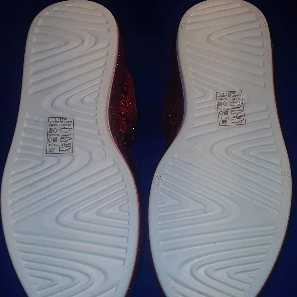 AZALEA WANG BLINGED OUT FLAT SNEAKER IN RED - Picture 8 of 8